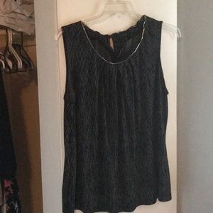 Sleeveless Worthington blouse